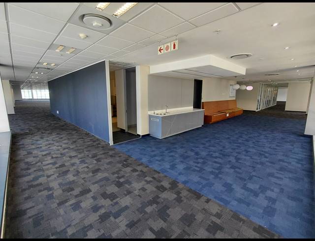 6,747M² OFFICE TO LET IN WATERFALL